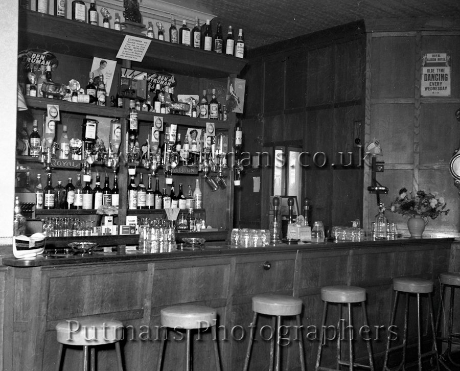 Ref 1190 The Albion Hotel Saloon bar