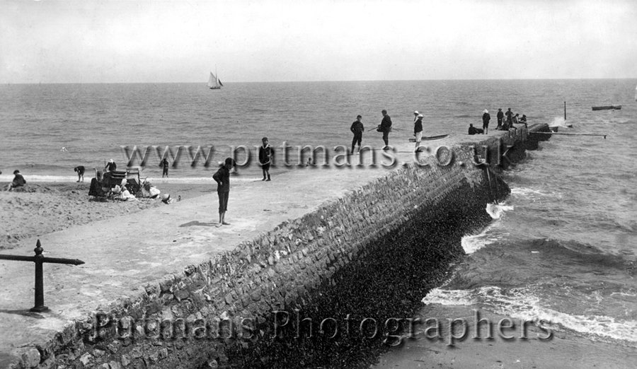Ref 1296 Albion Breakwater