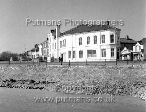Ref 2134 Albion Hotel (Leightons in High St) 12/3/1958