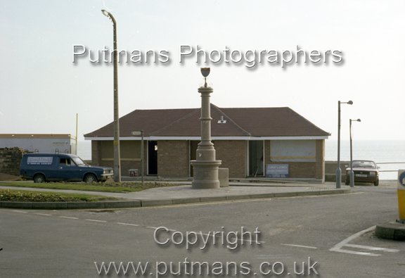 Ref 2391 Albion Fountain/Horse Trough & New Council building 1980