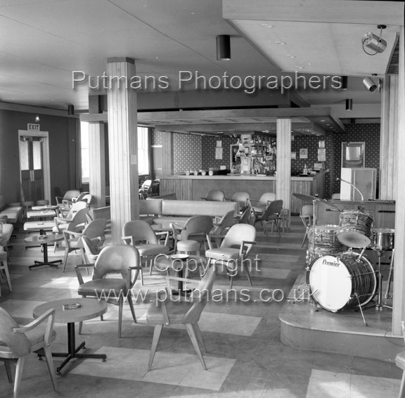 Ref 2456 Albion Hotel 28th Aug 1970