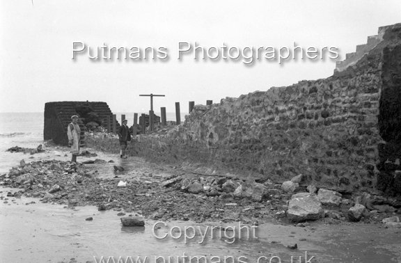 Ref 2601 Albion Breakwater - Les Wall repairing damage 1953