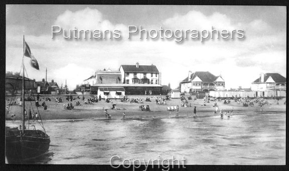 Ref 2641 Albion Beach from groyne - Putmans Hut on beach c1925