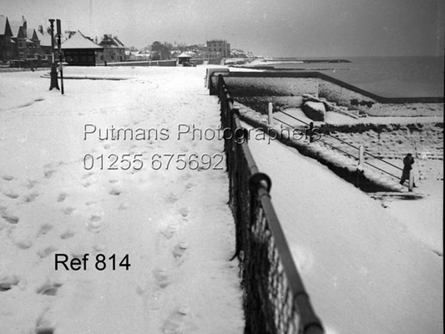 Ref 814 Albion Corner under snow 1952