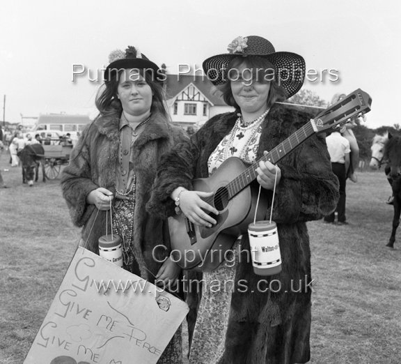 Ref 2471 Carnival Day 1973