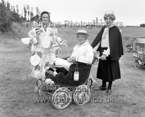 Ref 2477 Carnival Day 1973