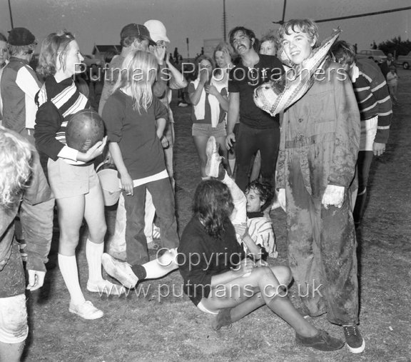 Ref 2490 Rugby 1970