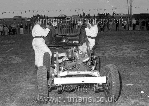 Ref 2495 Jeep Run 1970