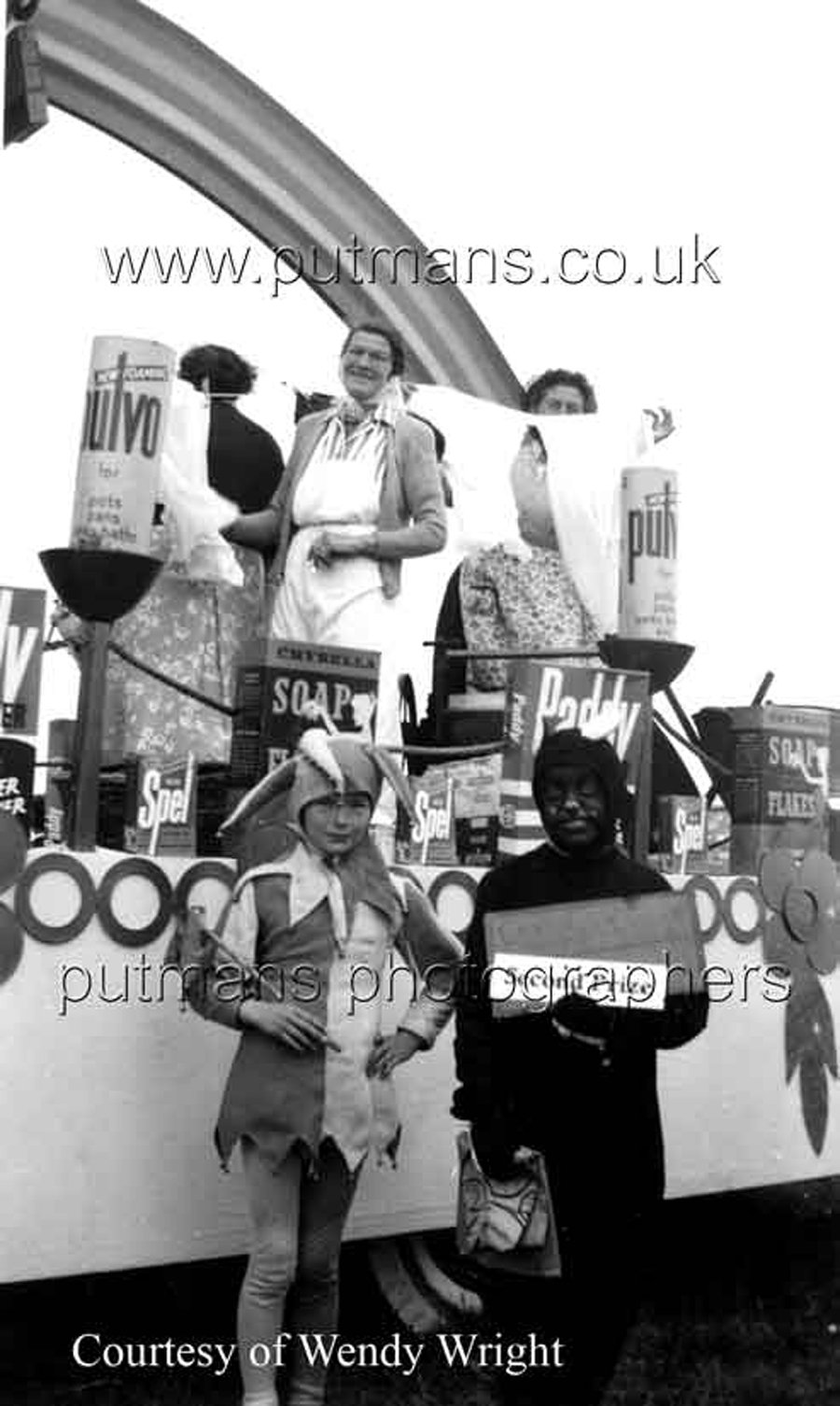 1952 Carnival Co-Op float