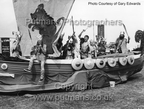 Lifeboat float