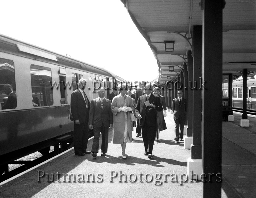 Ref 01 Duchess arrives at Walton Railway Station met by Alf South the Chairman of the Council