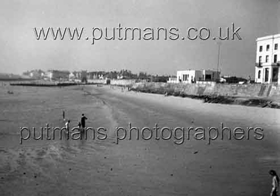 Ref 1576 Eastcliff Beach 1958