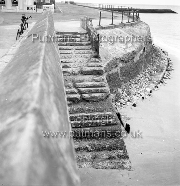 Ref 2152 Damaged steps by White Lodge 1949