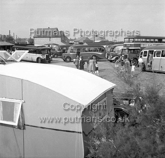 Ref 2324 Bath House Coaches/Caravans 27th Sept 1949
