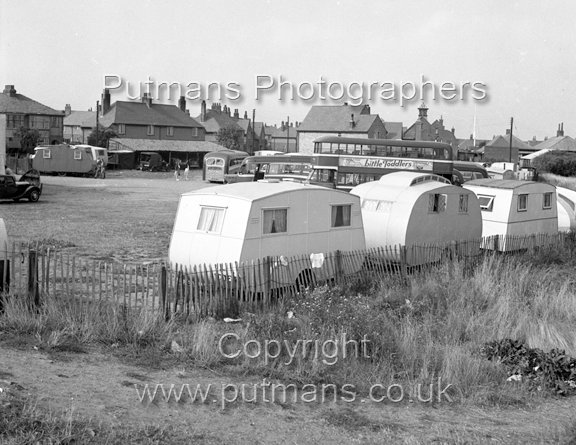 Ref 2327 Bath House Coaches/Caravans 27th Sept 1949