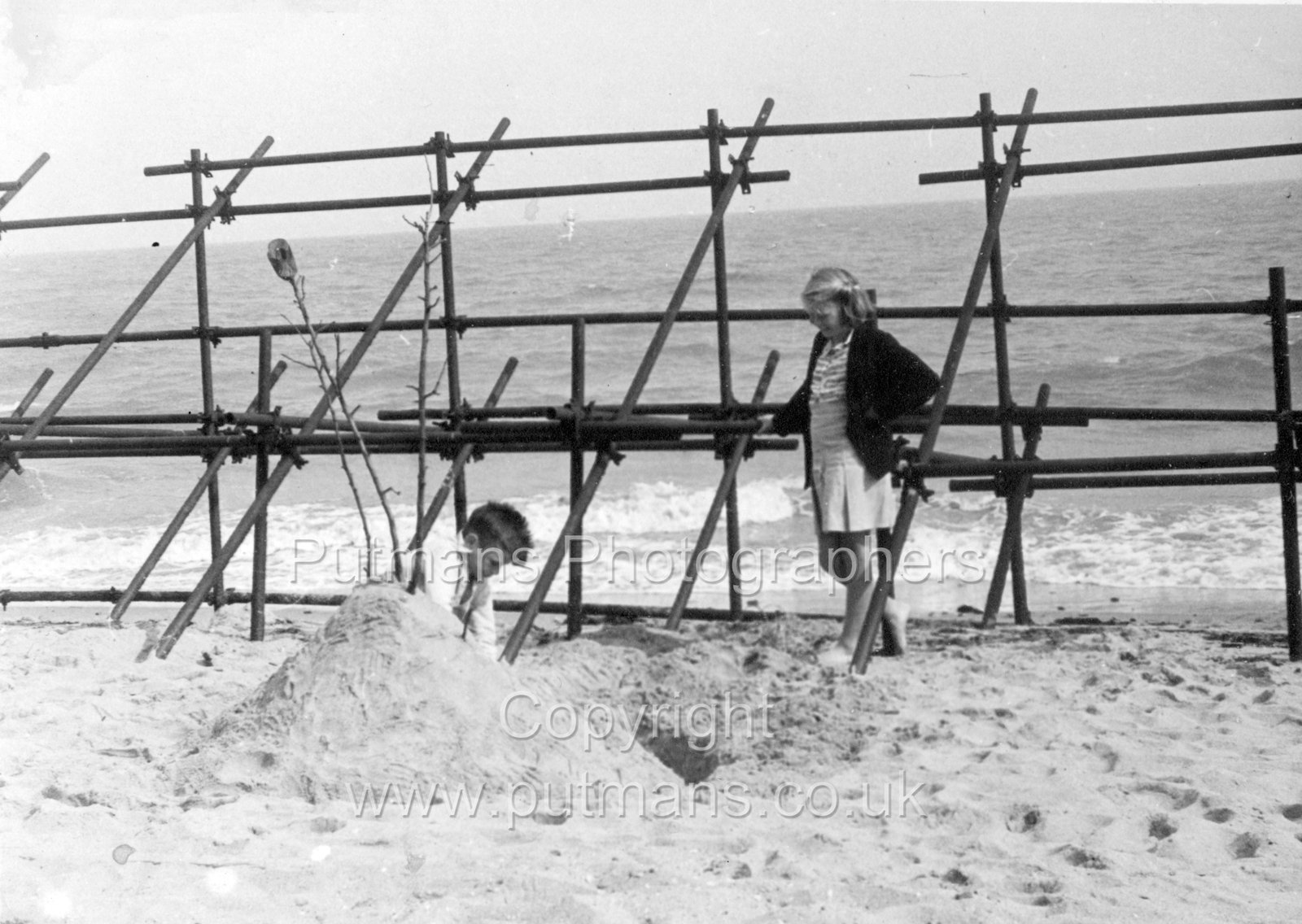 Ref 3037 Wartime Beach Defences 1945