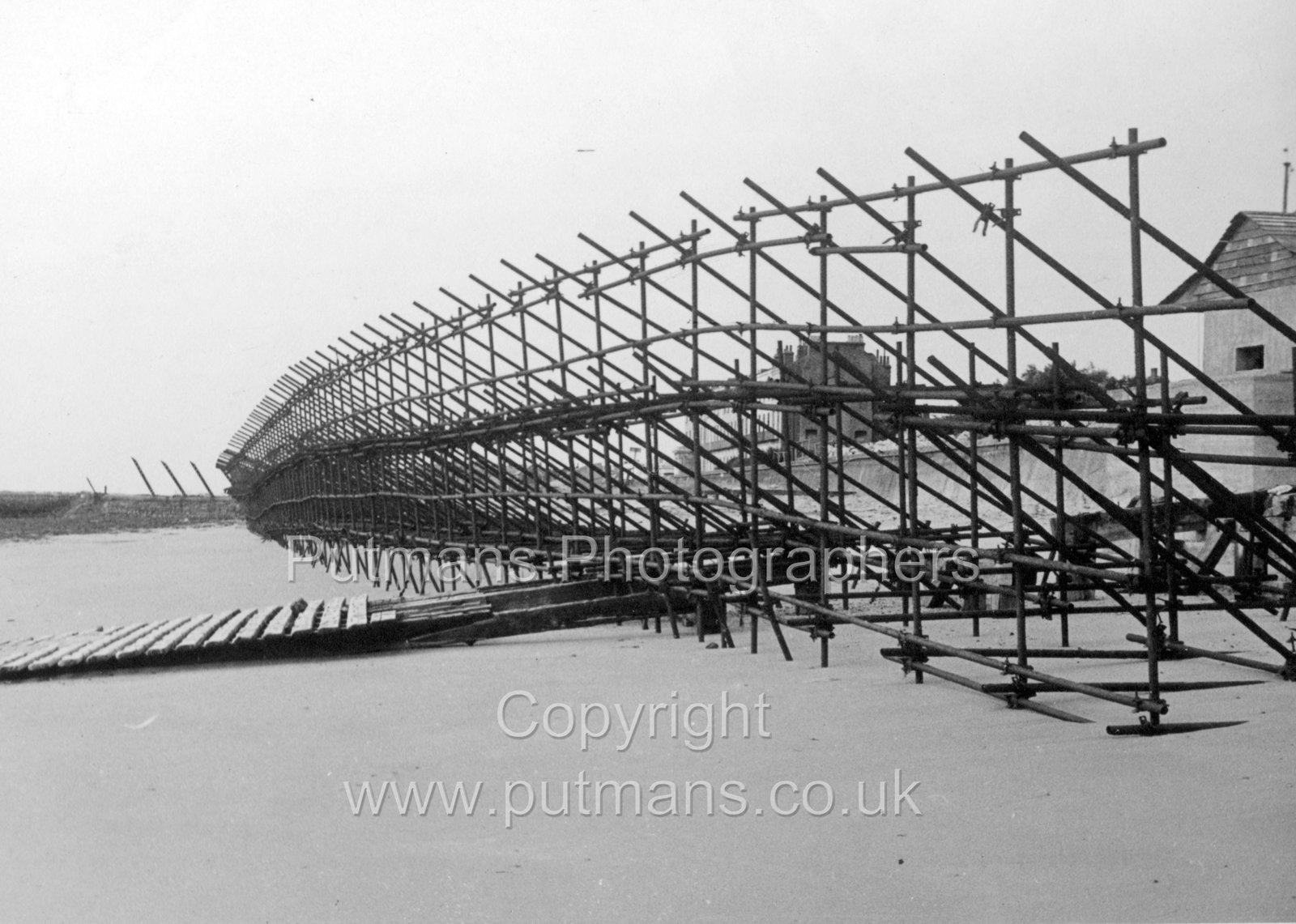 Ref 3039 Wartime Beach Defences 1945