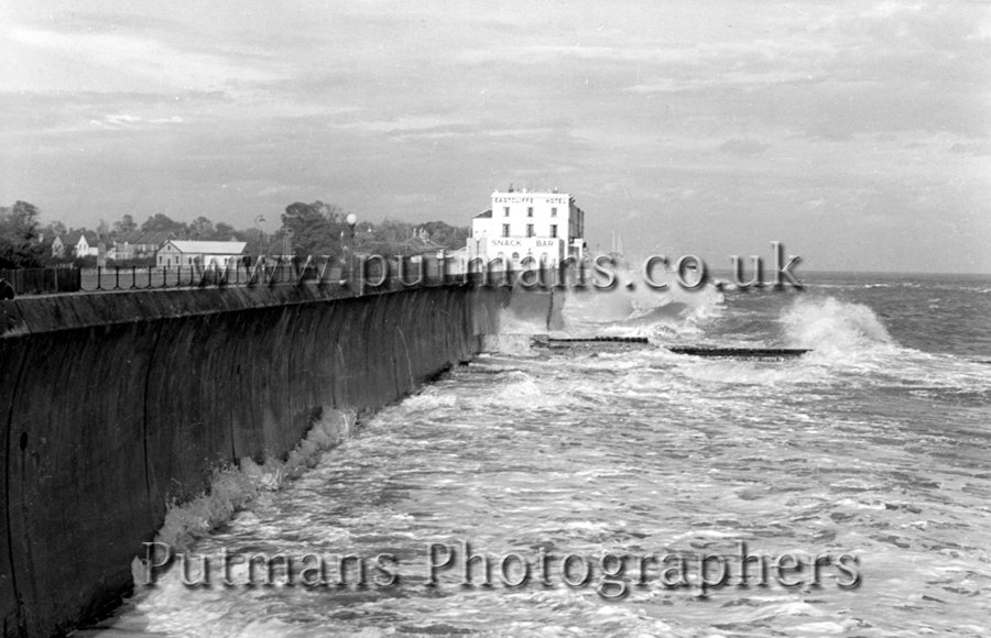 Ref 461 Eastcliff from Bath House High Tide