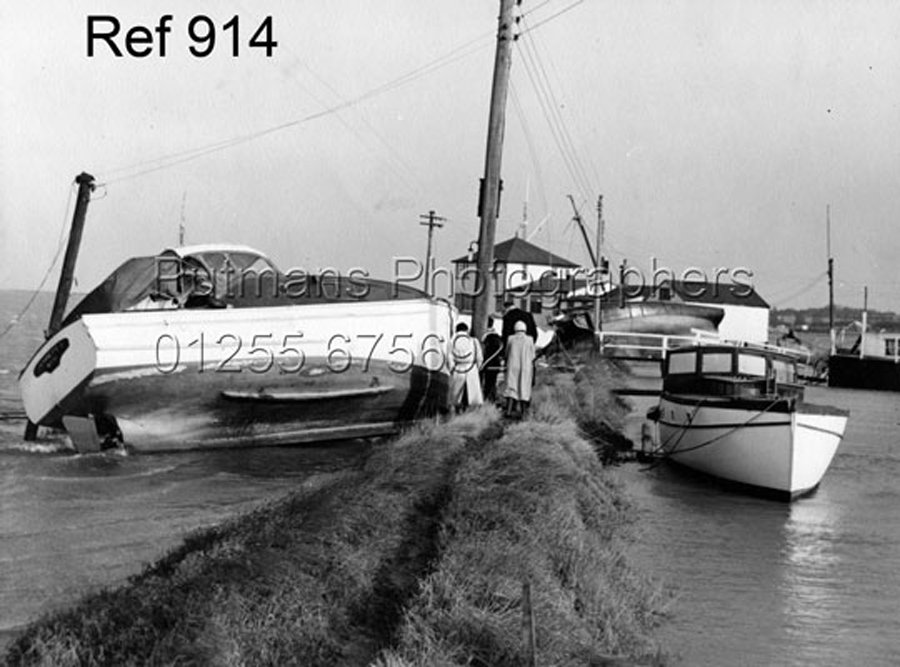 Ref 914 Yacht Club