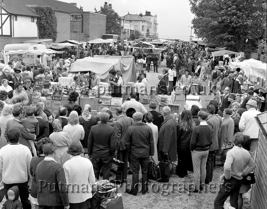 Ref 1239 Walton's new market on old Glebe site 22nd June 1972