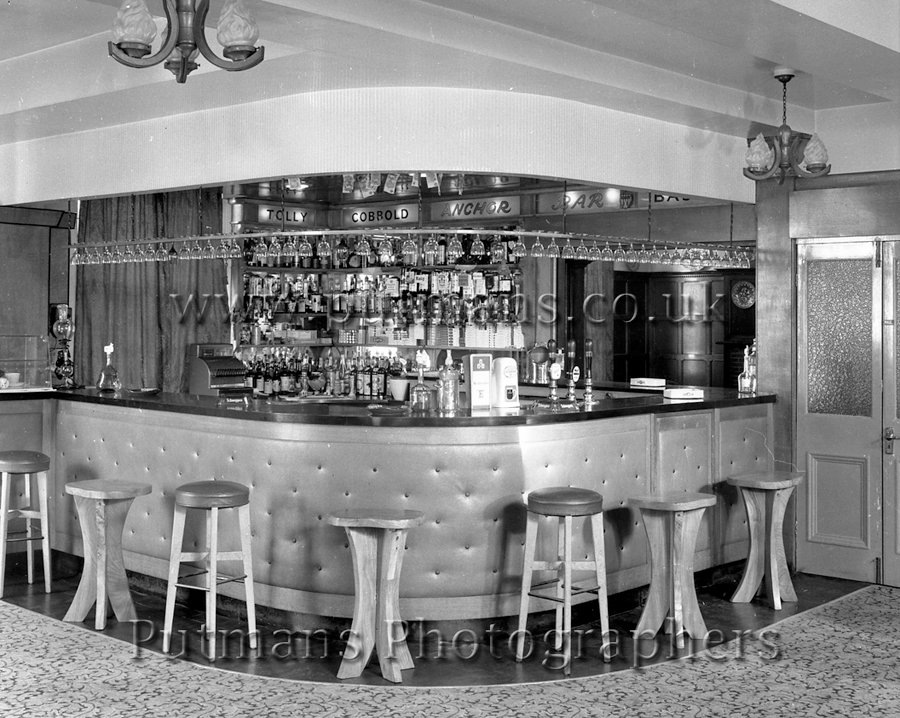 Ref 1251 The Portobello Hotel Anchor Bar 1967