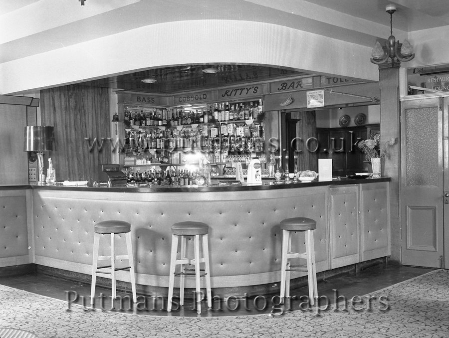 Ref 1254 The Portobello Hotel Kitty's Bar 1963