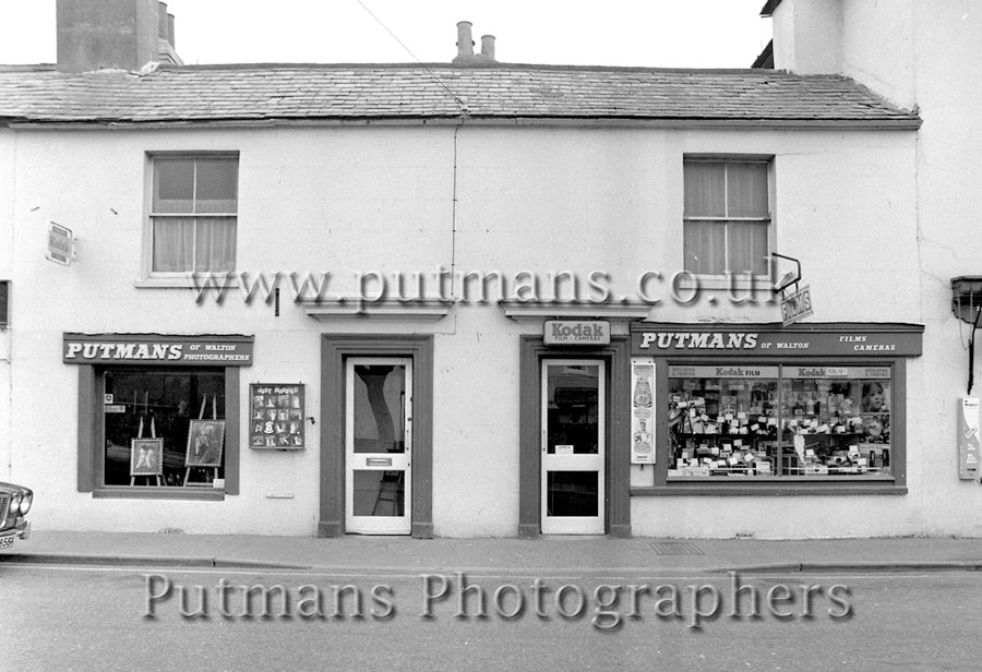 Ref 1257 Putmans Photographers shop 1974