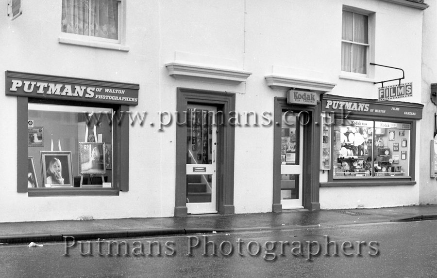 Ref 1259 Putmans Photographers shop 1974