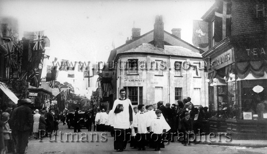Ref 127 Parish Church Choir procession