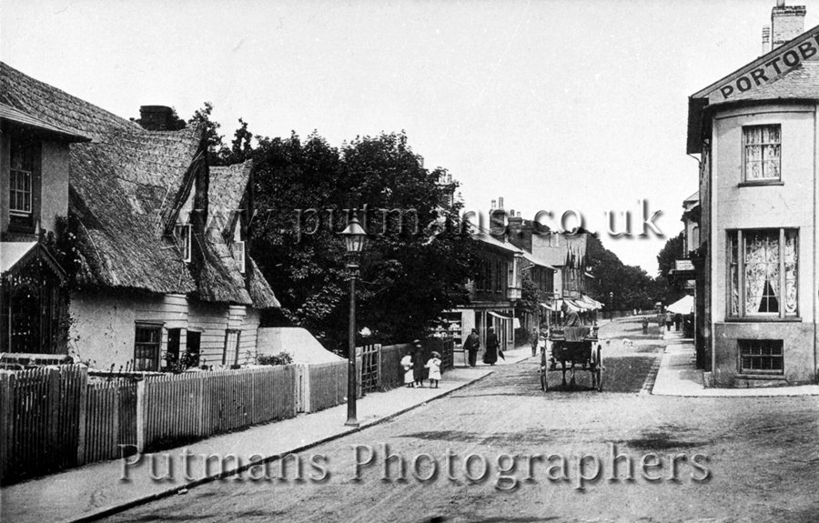 Ref 137-18 High Street The Hoy on left