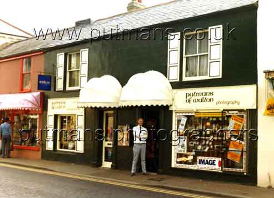 Ref 1516 Putmans Photographers 86-88 High St 1985