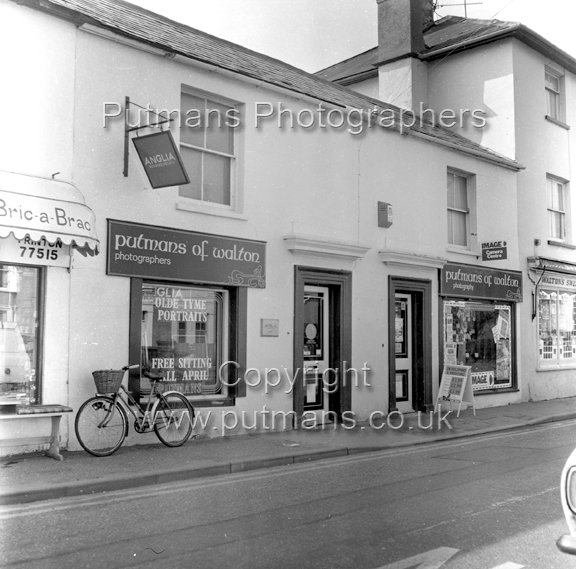 Ref 2396 Putmans shop 1985 pre decorating