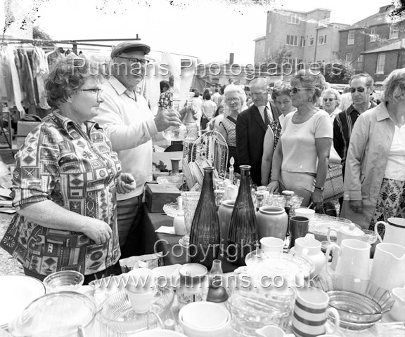 Ref 2432 Market trader July 1975