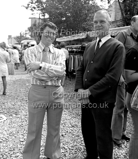 Ref 2439 Market Owners David Simpson & father July 1975