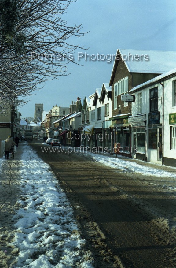 Ref 2547 High Street under snow 1985