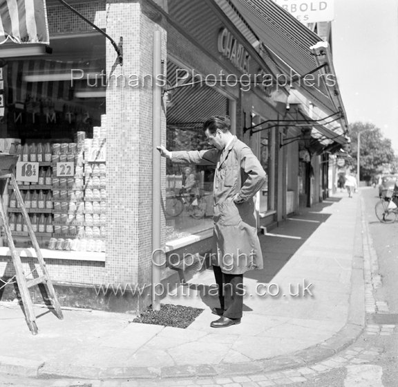 Ref 2556 Steads, High Street with John Livesey 9.5.1967