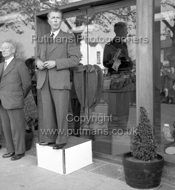 Ref 2589 Opening Co-Op Department Store 1956
