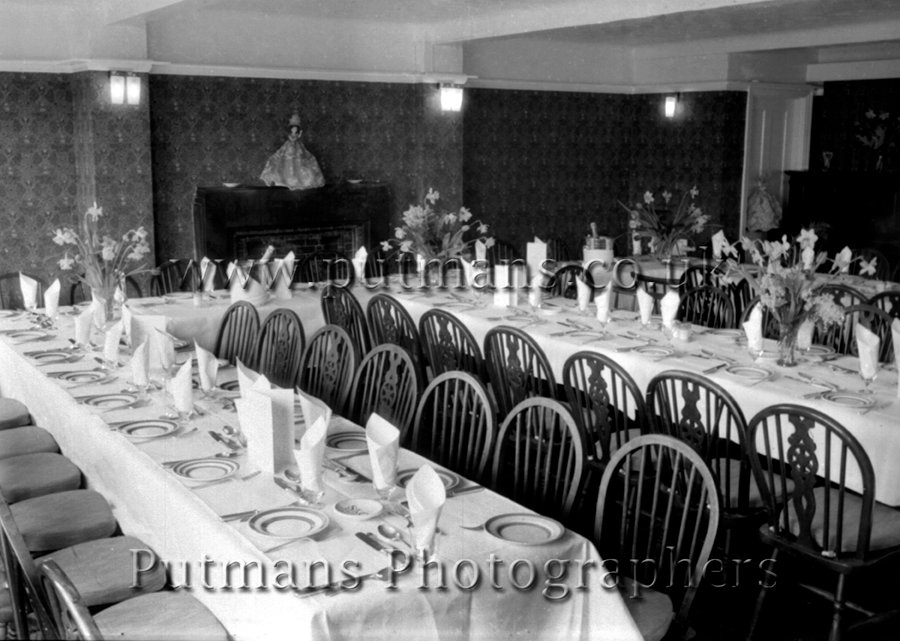 Ref 523 Queens Head Hotel Dining room 1964