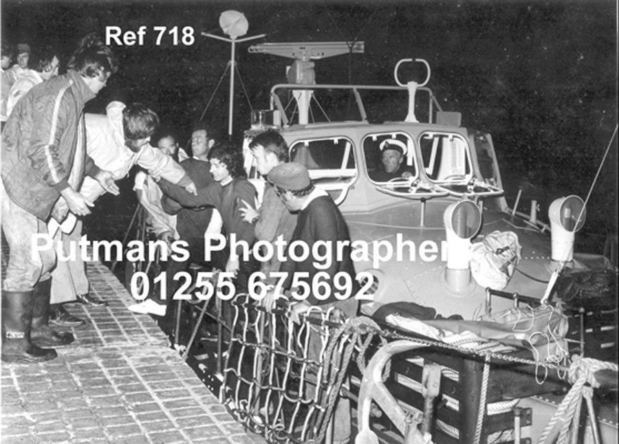 Ref 718  Landing survivors from a sunken speedboat on Pye Sands 15th August 1973