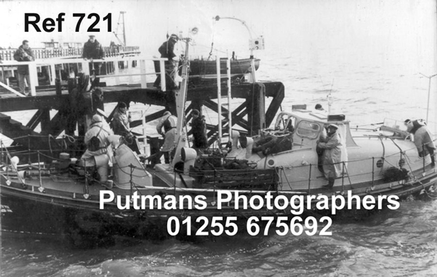 Ref 721 Landing survivors from Ypapanti 1966