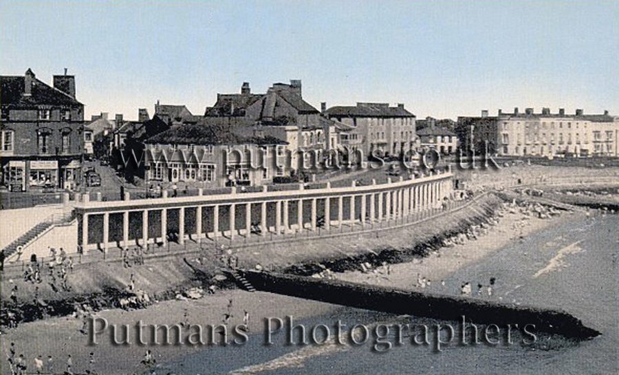 Ref 1129 The Colonnade