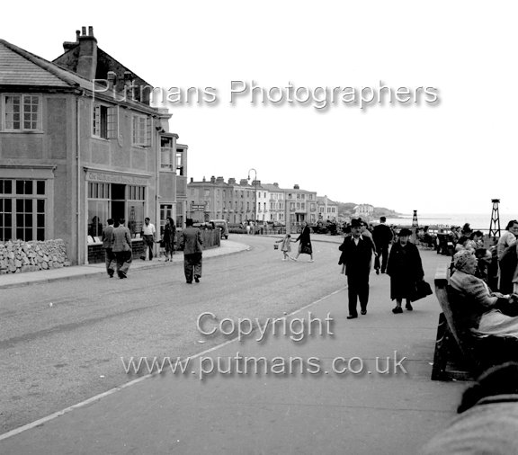 Ref 142-11 The Parade from top of Pier Approach