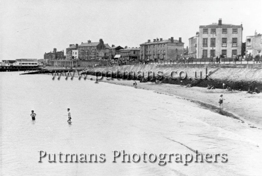 Ref 143-16 Marine Parade from Albion breakwater