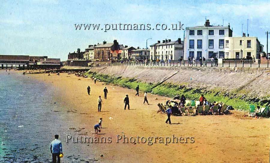 Ref 1491 Marine Parade from the Albion Breakwater