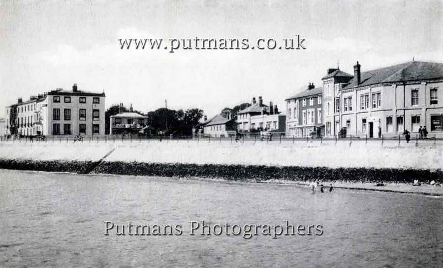 Ref 1492 Marine Parade from the Albion Breakwater