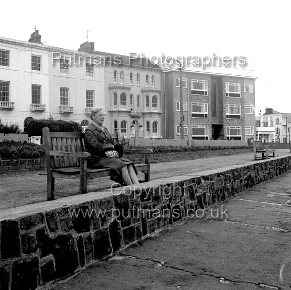 Ref 2190 Marine Parade 1984