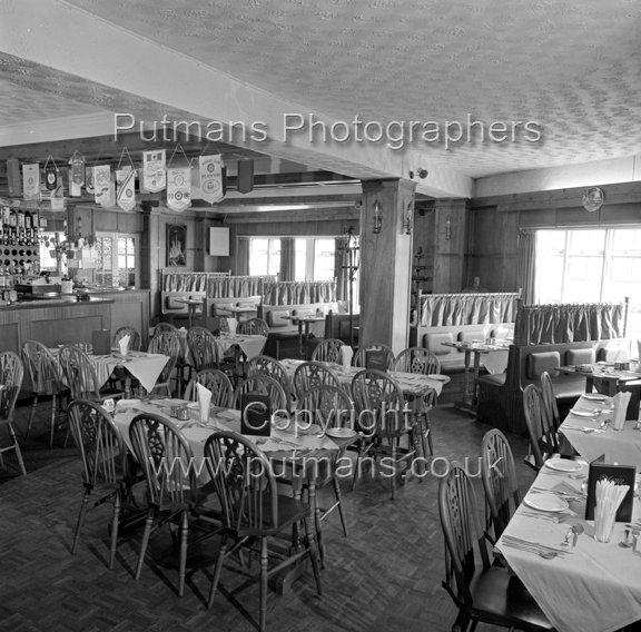 Ref 2461 Tudor Inn 26th April 1983