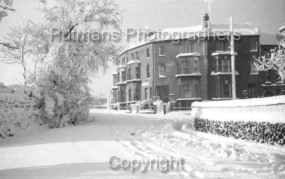 Ref 2519 The Crescent under snow 1958