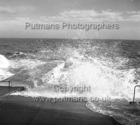 Ref 2732 Marine Steps Rough Sea 1950