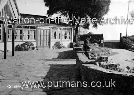 Ref 2826 Round Gardens 1952
